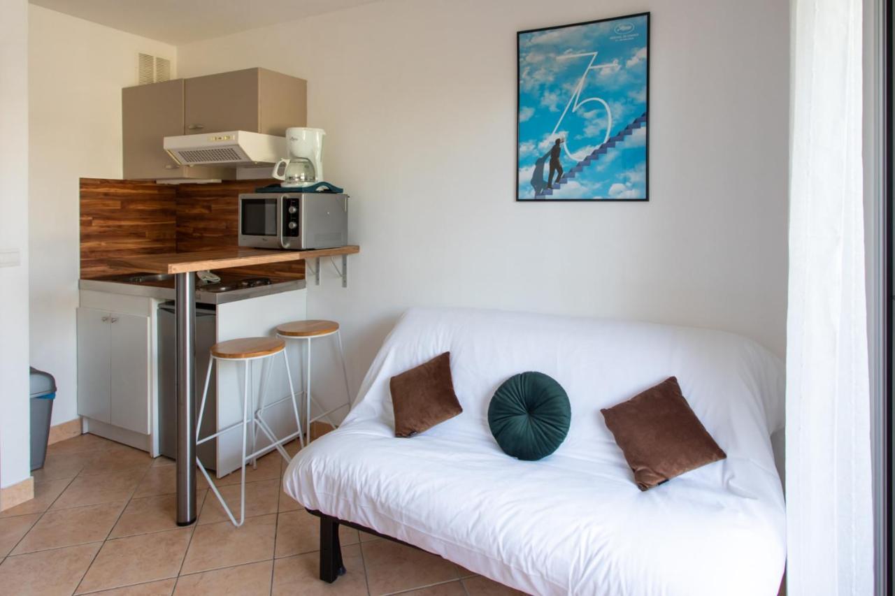 Grazioso monolocale con balcone e vista sulle montagne vicino a tutti i ser *