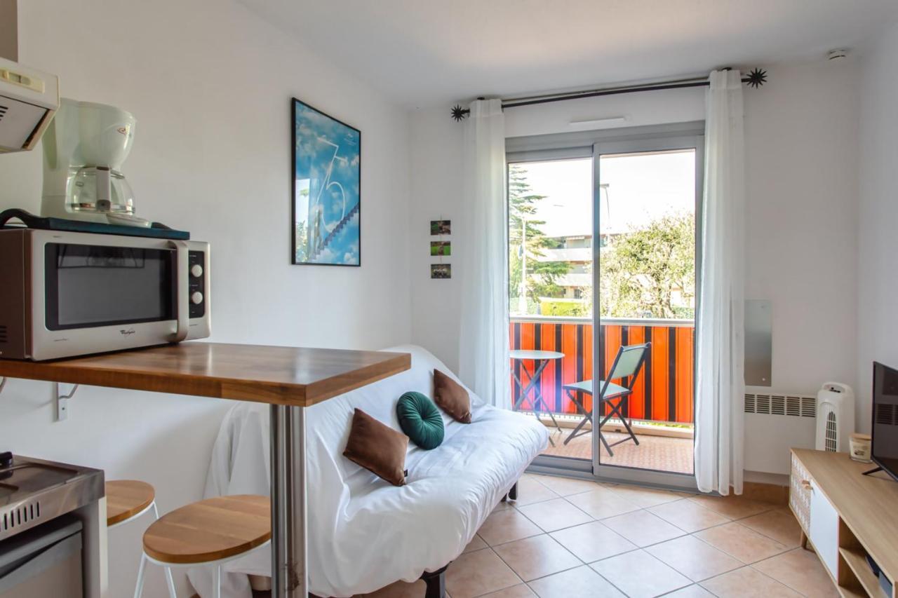 Grazioso monolocale con balcone e vista sulle montagne vicino a tutti i ser * Nizza