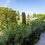 Schönes Studio mit Balkon und Blick auf die Berge in der Nähe aller Annehml